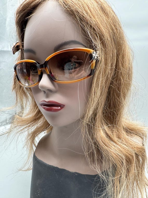 Brighton Spanish Lace Sunglasses Handmade Tortoise Frames in  display picture 3
