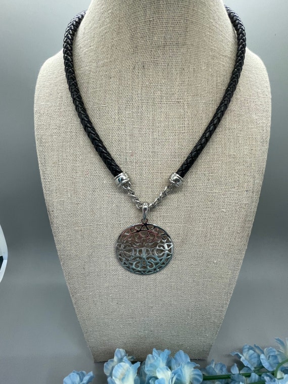 Vintage Premier Design Medallion leather necklace - image 4