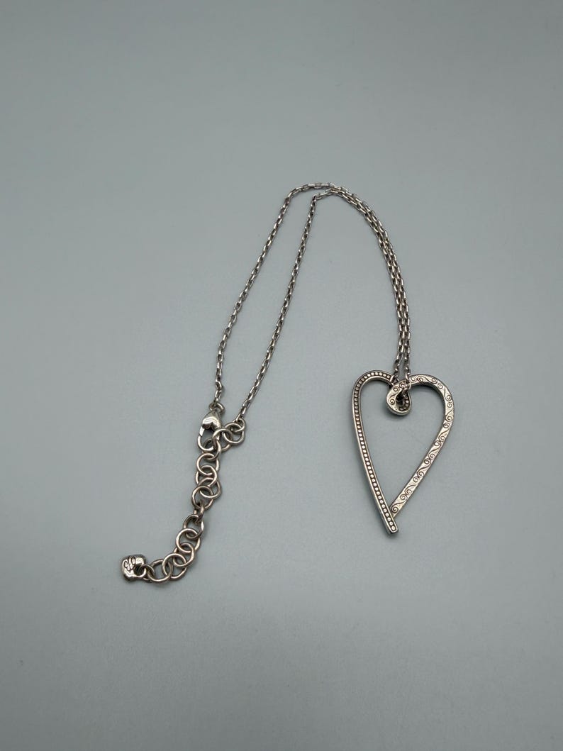 FUORI PRODUZIONE - Collana a cuore "Segreto d'amore" di Brighton immagine 2