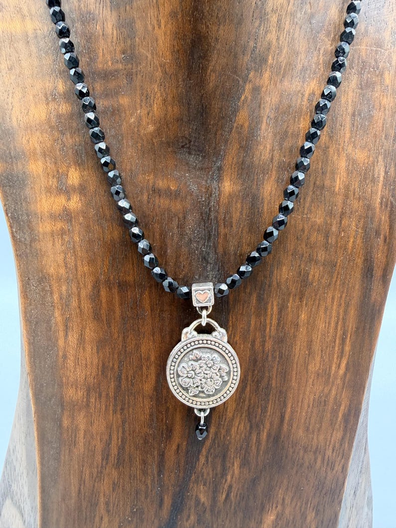 May include: A handmade wooden sign with the word "Welcome" in a playful font. The sign has a distressed finish and a simple, rustic design, suitable for a front door or entryway. The sign is approximately 30 cm wide.