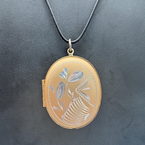 Vintage Etched gold and silver tone Locket