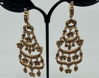 NWT - Karl Lagerfeld Paris Gold Tone Enamel Flower Logo Drop  display picture 1