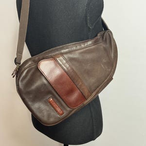 L.L. Bean Dark Brown Leather Backpack L.L. Bean Vintage Black Genuine Leather Rare Backpack Brown  main image 4