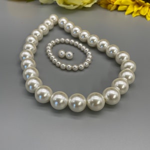 Combinação de pérolas falsas vintage, colar, pulseira e brincos