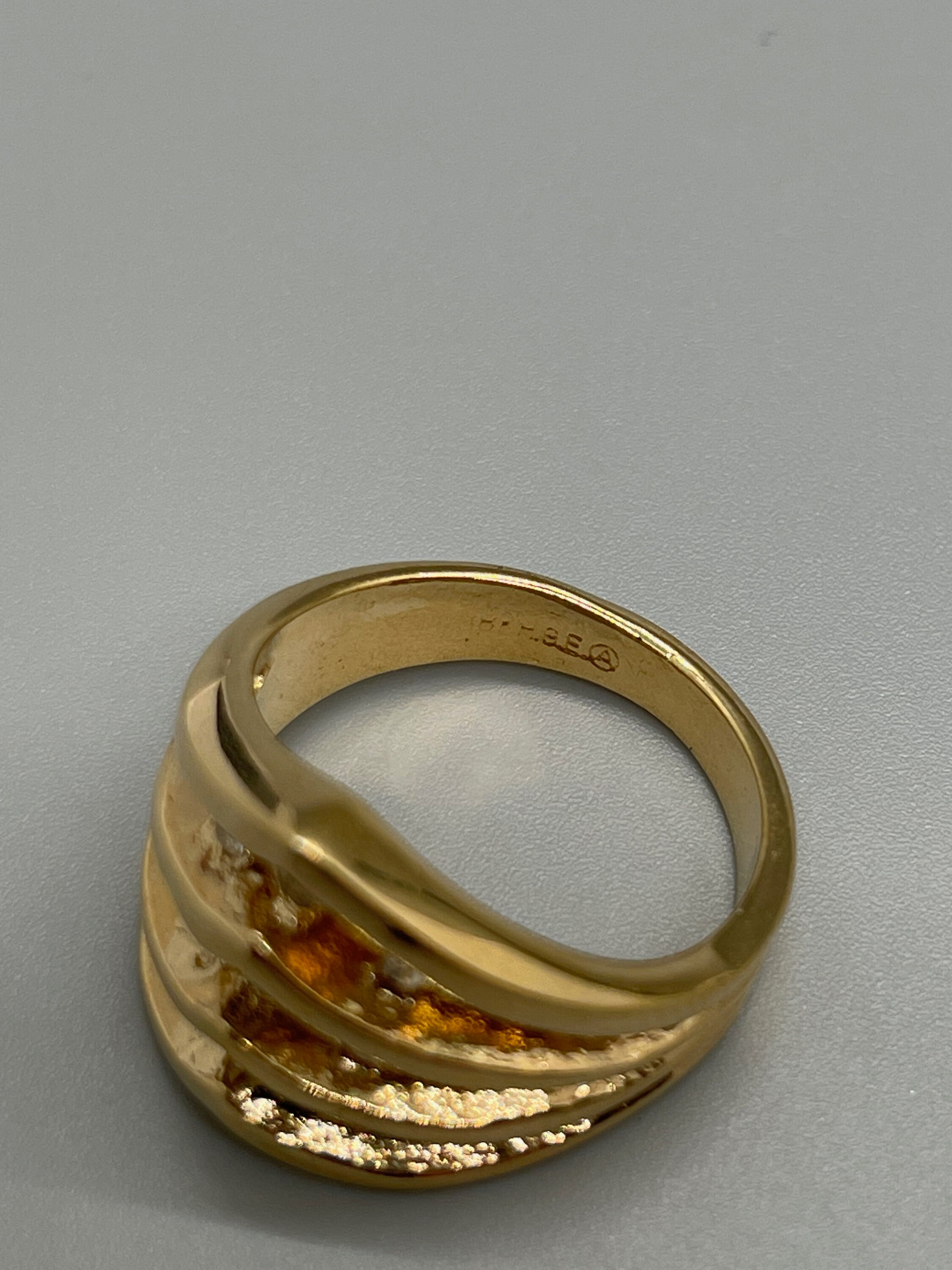 超可爱 18K G.E. Gold and Crystals V Ring Size 6 - Etsy アクセサリー