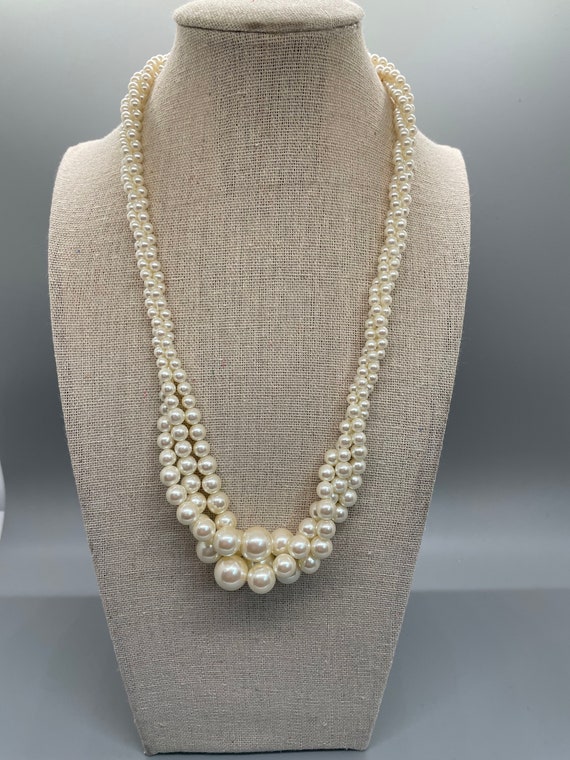 Twisted 3 Strand Faux Pearls 18