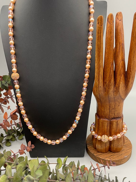 Vintage Joan Rivers Classic Pink Faux Pearl Borea… - image 3