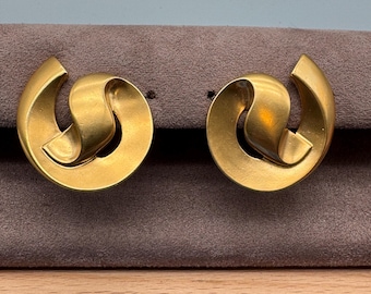 Vintage Gold Tone Swirl Vintage Earrings, circa 80s