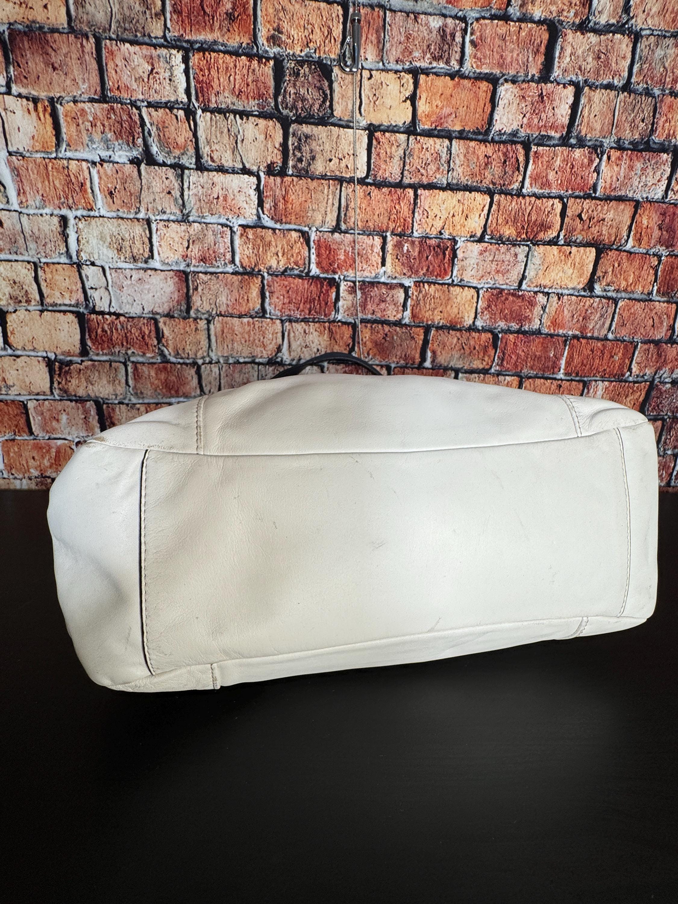COACH Daisy Hobo Ivory Signature Bag