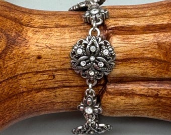 PENSIONERAT - Brighton Empire Spetsarmband med Swarovski-kristaller