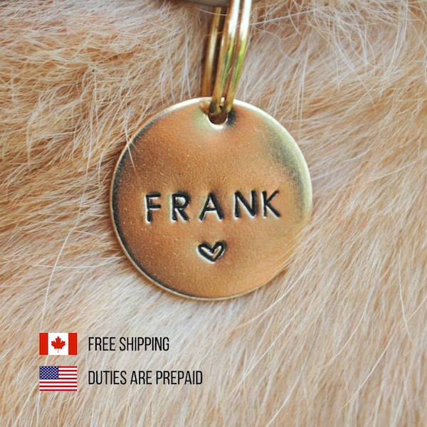 Placa de identificación personalizada con diseño de corazón - Placa estampada a mano - Placa para gato - Placa para collar - Placa con forma de corazón - Placa de identificación para mascota - Hecha en Canadá