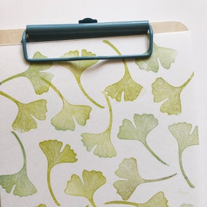 Timbro foglia di ginkgo biloba, foglie di gingko francobolli intagliati a mano, timbro botanico. bollo di botanica della pianta dell'albero intagliato a mano, albero di capelvenere, cancelleria