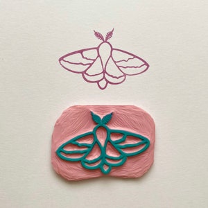 Rosy Maple Moth handgesneden stempel, mot artwork, wilde postzegels, mot art print, natuurlijk dagboek, natuurliefhebber