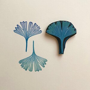 Ginkgo leaf rubber stamp, hand carved botanical ginko leaf art, ginko pattern, ginkgo art print, wild stamp image 2