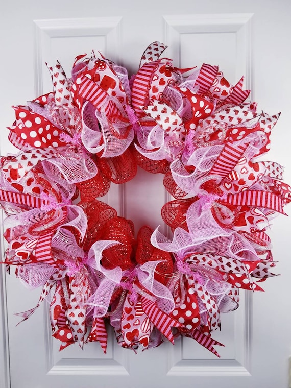 Valentines Day door decor, Valentines wreath for front door, Valentines mesh wreath, Door decoration, Lighted wreath for front door