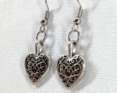 Filigree Heart Dangle Earrings / Wedding Jewelry / Bridal Jewelry / Heart Jewelry /Gifts for Her / Gifts for Mom / Fancy Earrings / 10108
