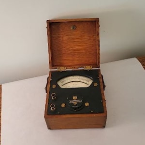 Unipivot Milliamperes, Robert W. Paul,  Wooden Cased Scientific Instrument, DY-88