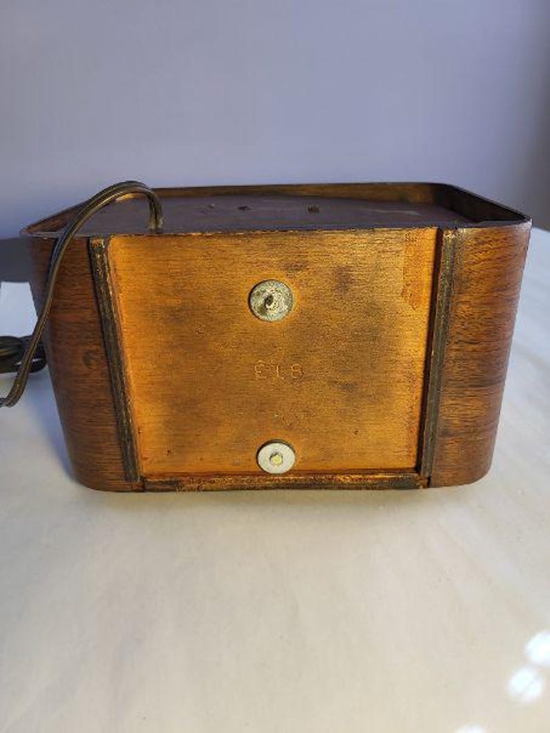 1946 Emerson Model 578A Vacuum Tube Radio - Ideal for Restoration or Modern Conversion Bild 8