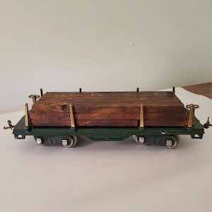 Lionel Lines Standard Gauge No. 511 Flat Car with Lumber Load, Standard Gauge, Model Trains