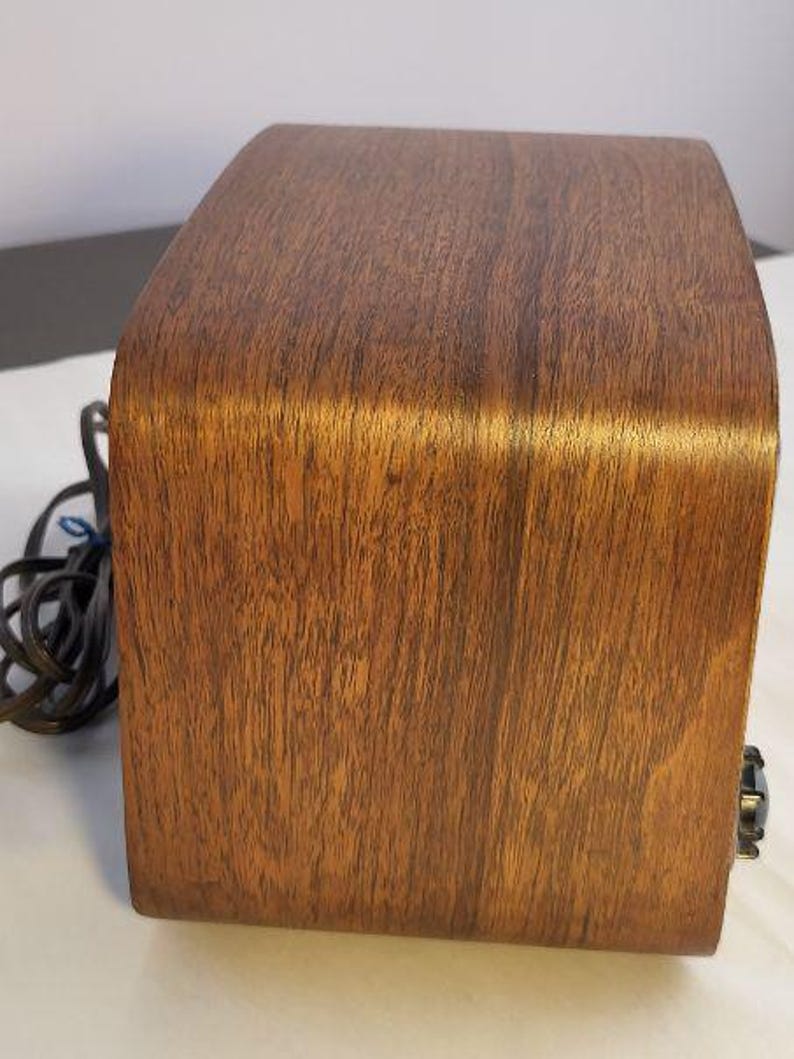 1946 Emerson Model 578A Vacuum Tube Radio - Ideal for Restoration or Modern Conversion Bild 5