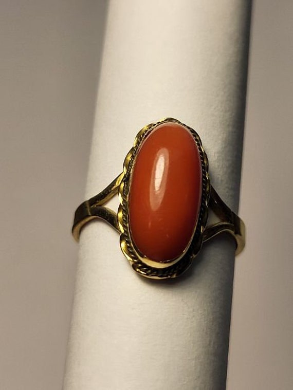 18k Gold Natural Oval Red Italian Coral Ring