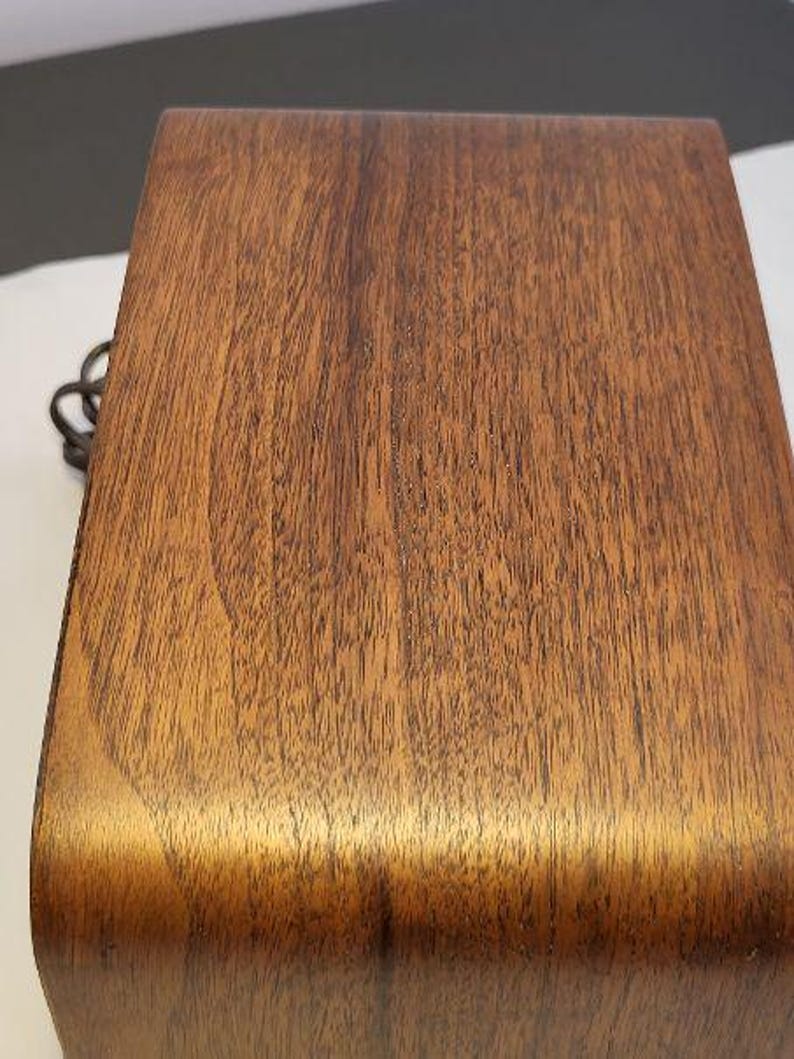 1946 Emerson Model 578A Vacuum Tube Radio - Ideal for Restoration or Modern Conversion Bild 4