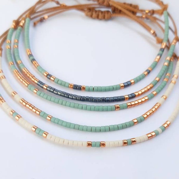 bracelet pour femme en perles miyuki cuivrées cordon fin : se glisse facilement au poignet.