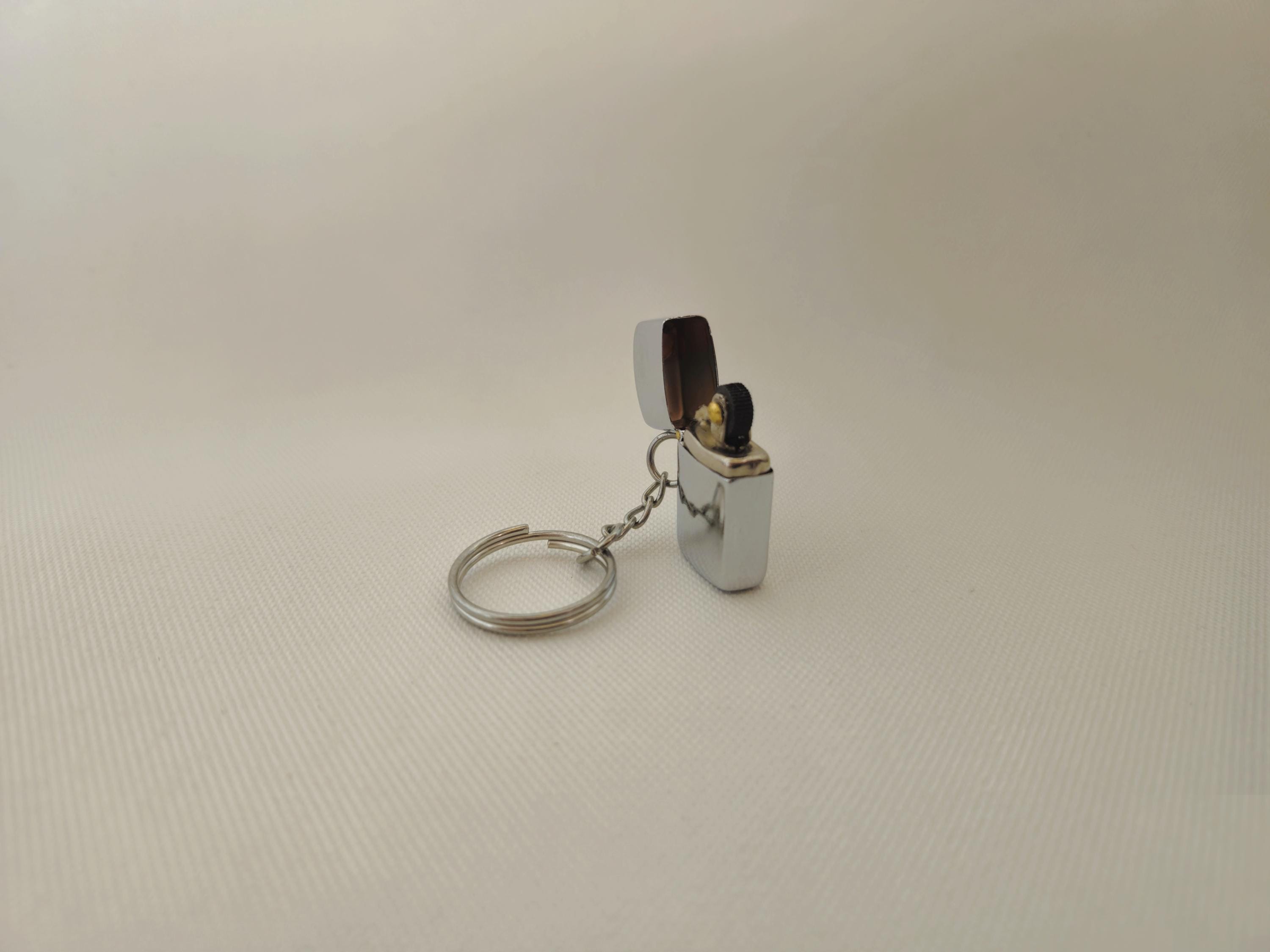 Vintage Mini Lighter Keychain - Collectible Retro Fluid Lighter