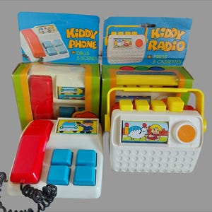 Set radio e telefono vintage per bambini: giocattoli nostalgici, nuovi in scatola