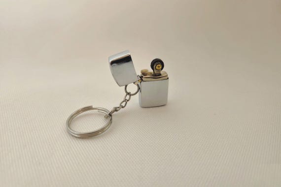 Vintage Mini Lighter Keychain - Collectible Retro Fluid Lighter