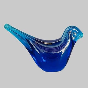 Elegant Cobalt Blue Glass Bird Figurine - Handcrafted Artwork - Home Decor Accent - Perfect Gift for Bird Lovers - 90s Nos Collectibles