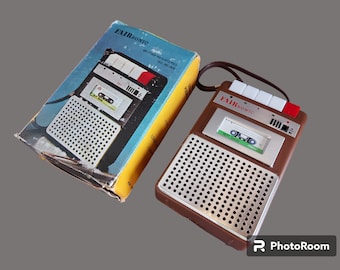 Vintage Fair Sonic AM Transistor Radio - Hong Kong Pocket Radio with Box