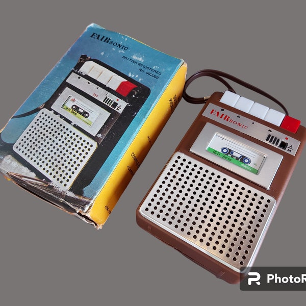 Vintage AM Transistor Portable Pocket Radio Fair Sonic Made In Hong Kong Home Decor Gifts