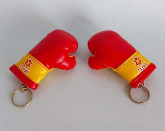 Llavero vintage de guante de boxeo con bebida energética M-150: regalo promocional novedoso