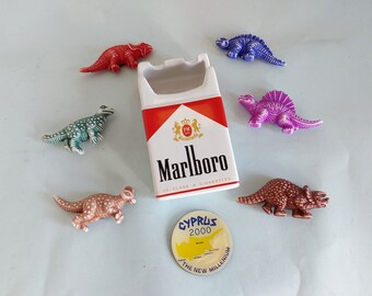 Dinosaur Fridge Magnets - Marlboro Ashtray - Unique Art Design -  Cigarette Pack Shaped - Novelty Home Decor - Gift Idea