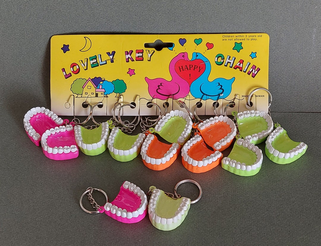 Vintage Keychain Dental Dentures Teeth Key Chain Holder Keyrings Nos