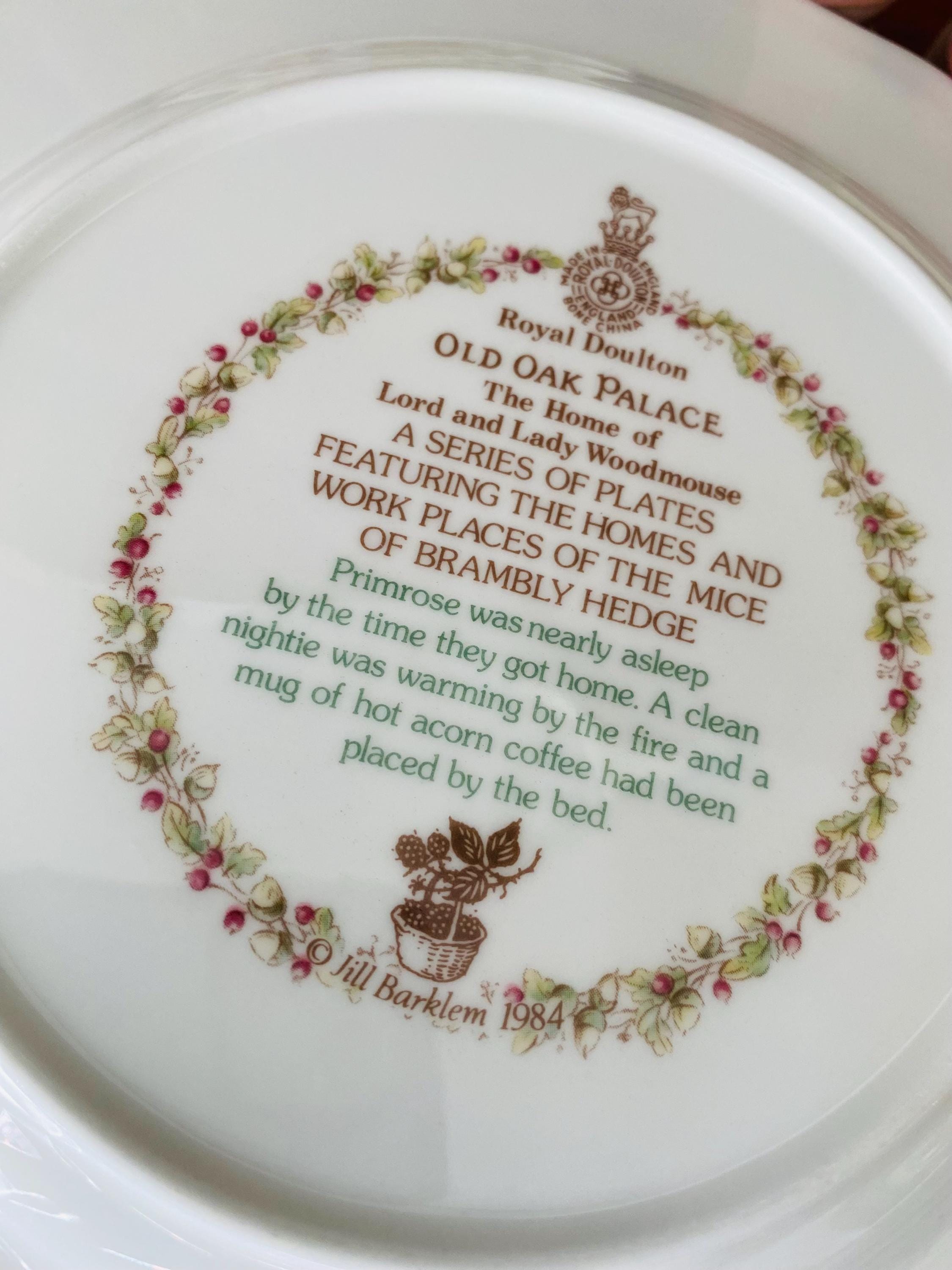 ロイヤルドルトンブランブリーヘッジOLD OAK PALACEプレート ロイヤルドルトン ブランブリーヘッジ オールドオーク パレス プレート