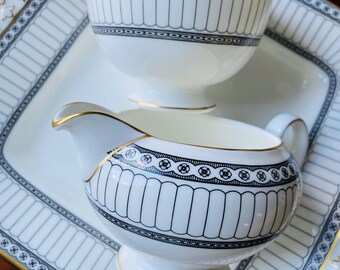 Exquisites Wedgwood Kolonnaden Milchkännchen Set