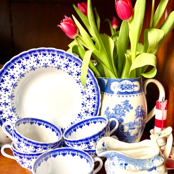 Prächtige Vintage Fleur de Lis Style Blaue Teetassen x 5