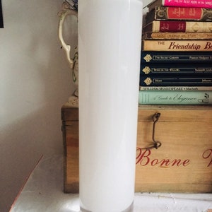 Striking Vintage Hand blown Glass Vase