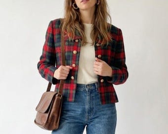 Blazer vintage Lady Carol de tartán a cuadros rojos, verdes y dorados con botones. Chaqueta navideña estilo preppy para las fiestas, talla M a L.