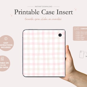 Puede incluir: Inserto de funda imprimible para lectores electrónicos Kobo. El inserto presenta un patrón de cuadros rosa y beige. La imagen incluye el texto "Printable Case Insert" y "decorate your Kobo in minutes!"