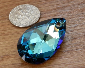 Swarovski Crystal 6106 28mm Pear-Shaped BERMUDA BLUE BBL