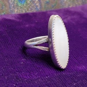 Vintage Southwestern White Mother of Pearl Navette Sterling Silver Ring Sz 4