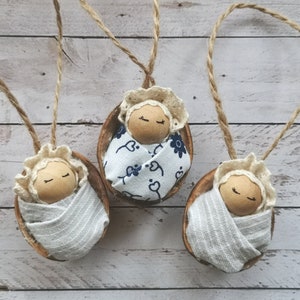 Walnut Shell Nativity Ornament Christmas Gift, Natural Home Decoration Handmade Gift Baby Jesus Miniature Doll, Tiny Baby in Nutshell Bed