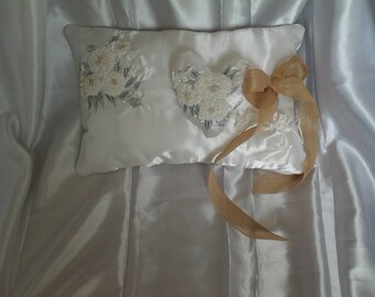 WEDDING RING CUSHION