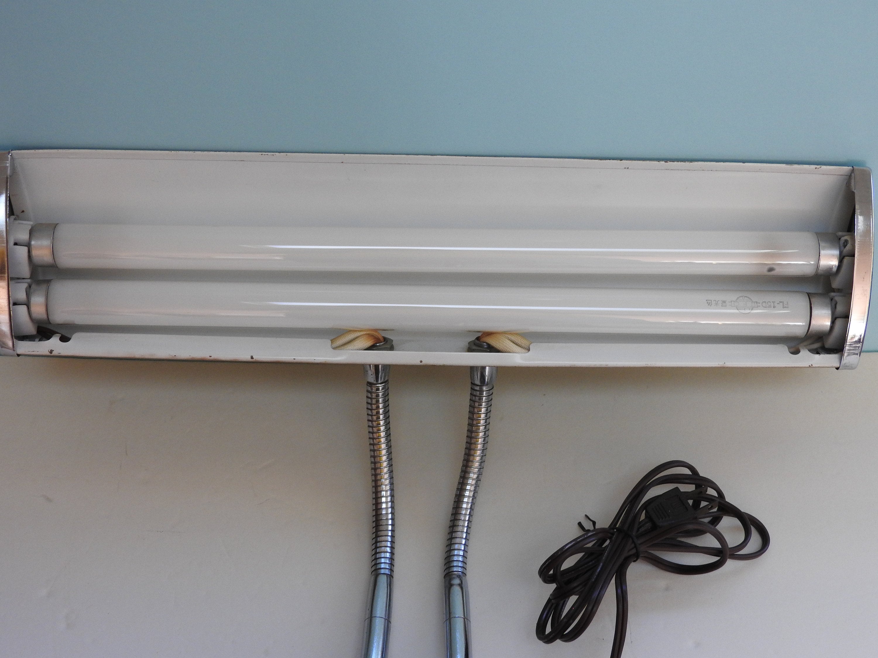 fluorescent light desk lamp