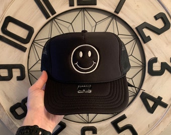Chapéu Smiley Bordado / Chapéu Preto