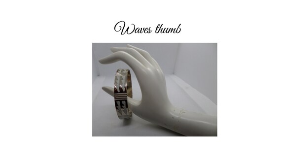 Solid silver and enamel rigid wave designed bangle - image 3