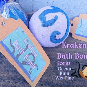 Kraken Bath bomb (2.75 Inch, 8 oz.) w/ shea butter, shimmery purple and blue mica powder - Sea Monster Bathbomb Scent: Ocean, Rain, Grass